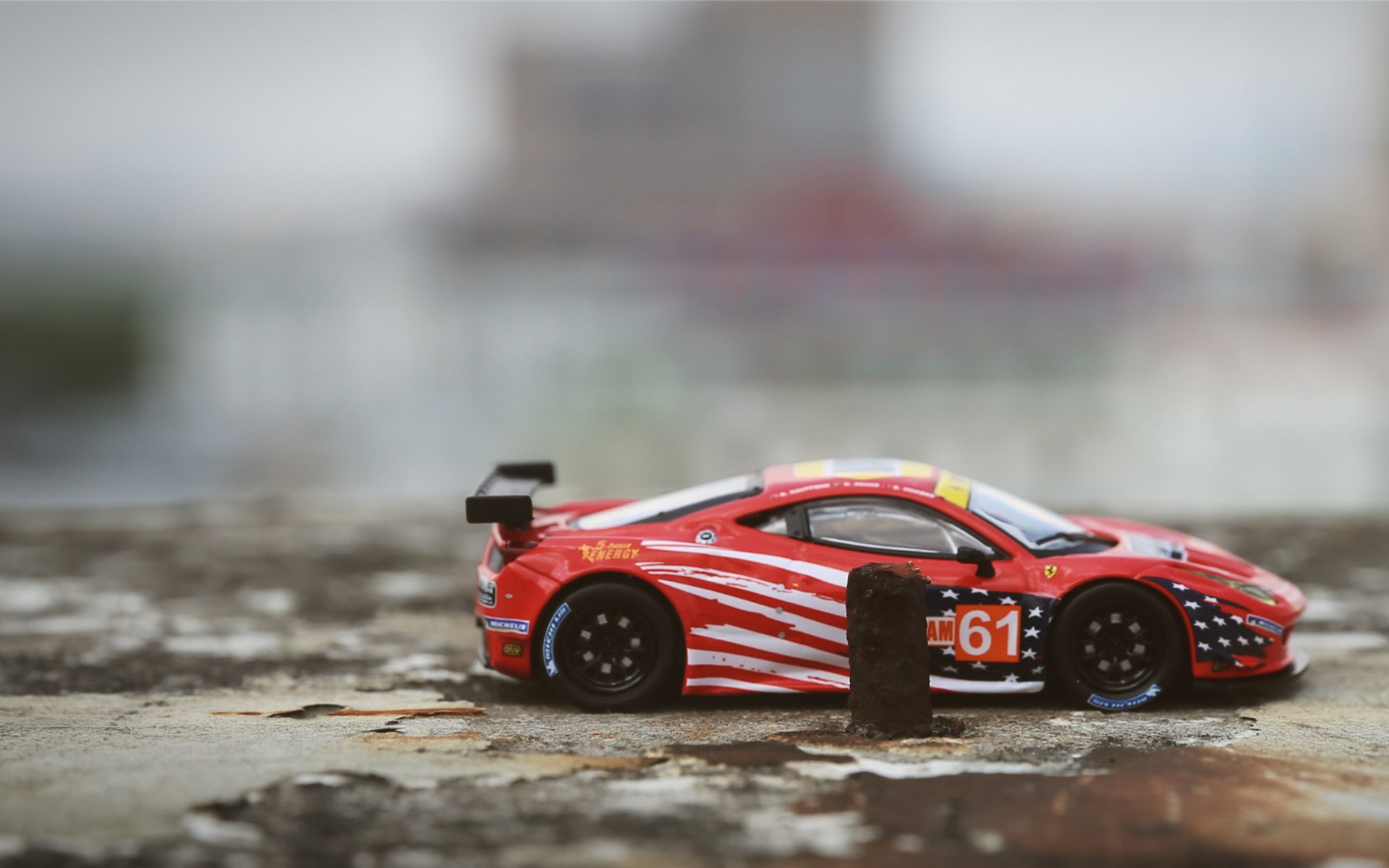 国内足球市场逐步壮大，产业链不断延伸，足球产业规模