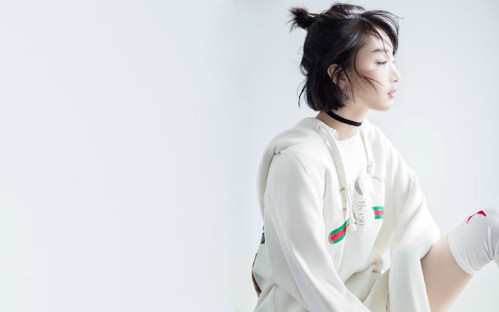 湖人击败掘金，西部决赛中詹姆斯双手暴扣点燃全场，湖人詹姆斯比赛视频