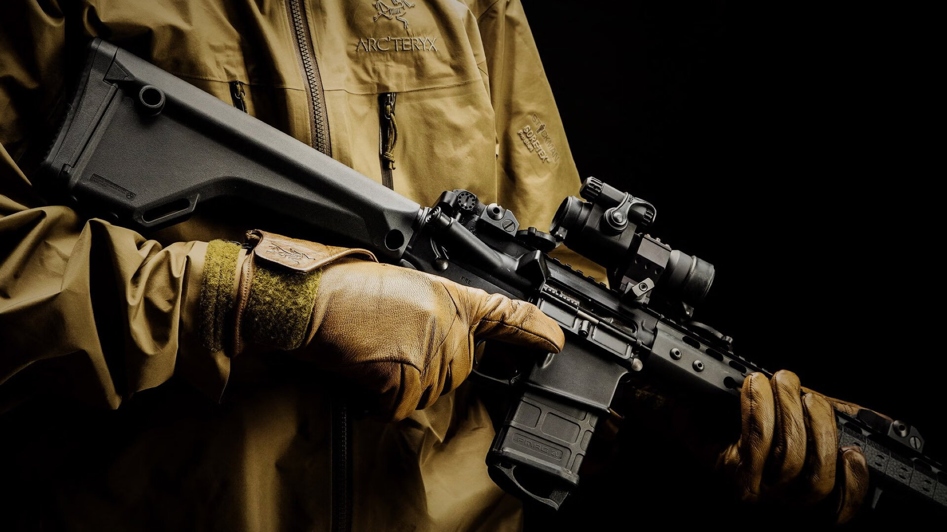 湖人击败掘金，西部决赛中詹姆斯双手暴扣点燃全场，湖人詹姆斯比赛视频