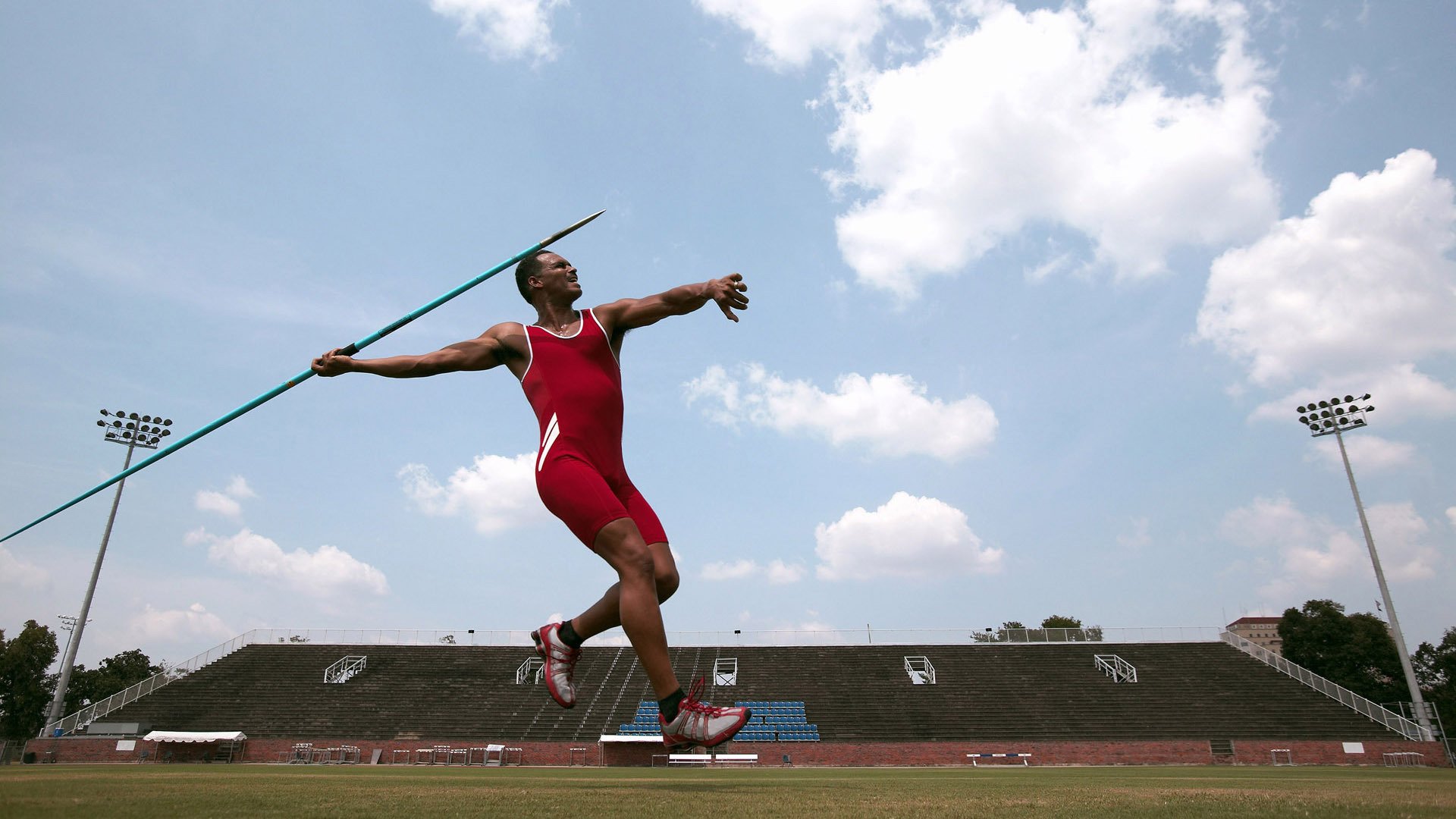 _中国运动员海外巡演:友谊与荣誉的交流_,中国运动员去外国比赛